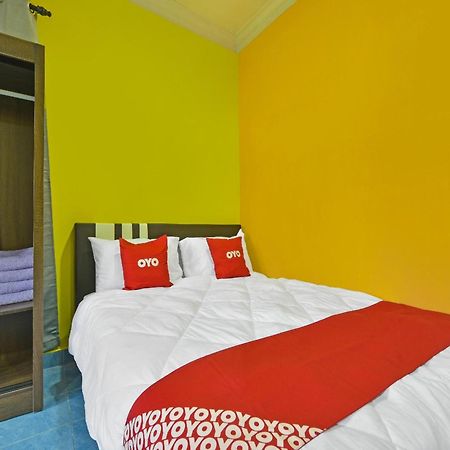 Oyo 90744 Bari Indah Beach Resort Kuala Terengganu Ngoại thất bức ảnh