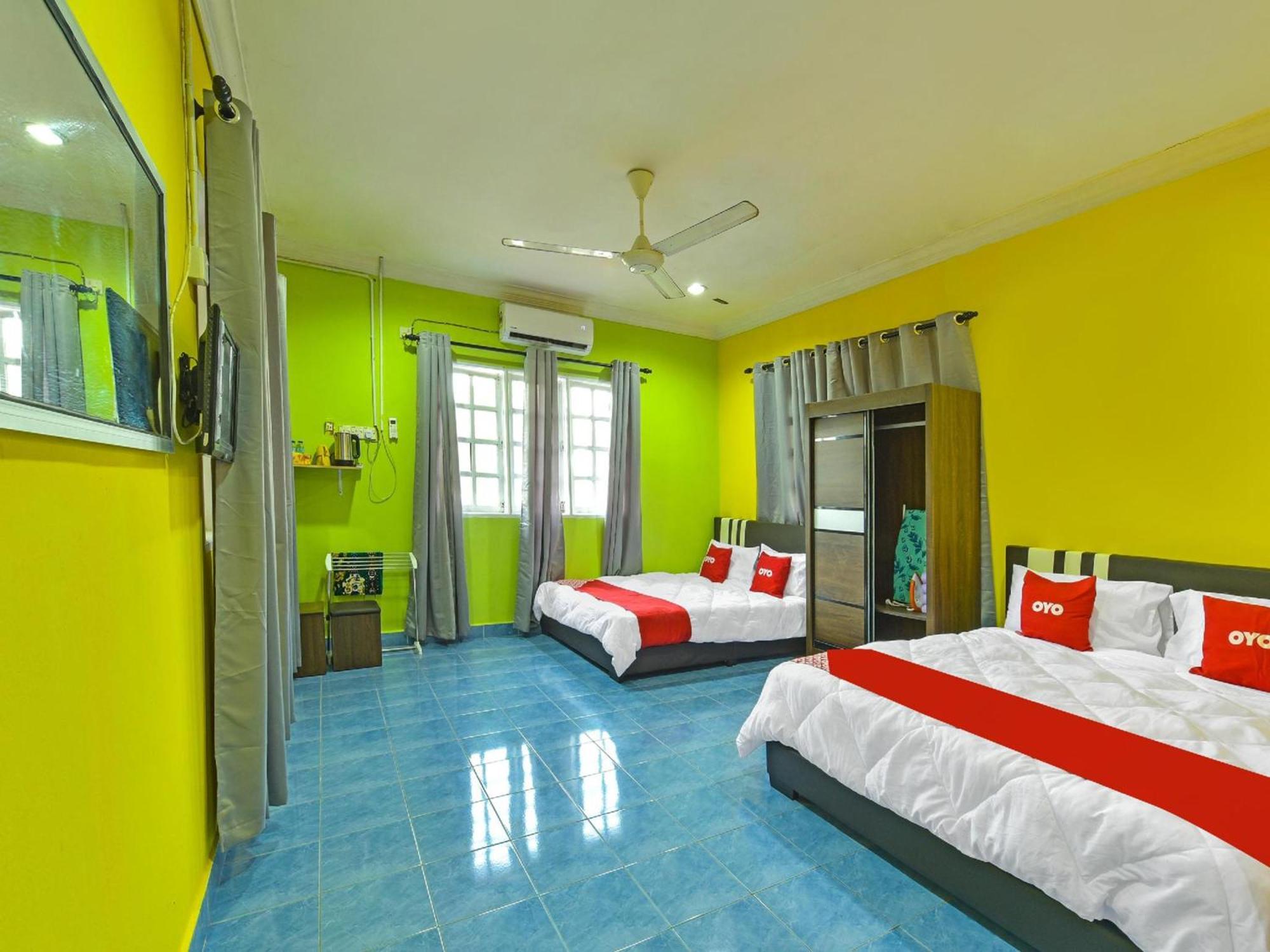 Oyo 90744 Bari Indah Beach Resort Kuala Terengganu Ngoại thất bức ảnh