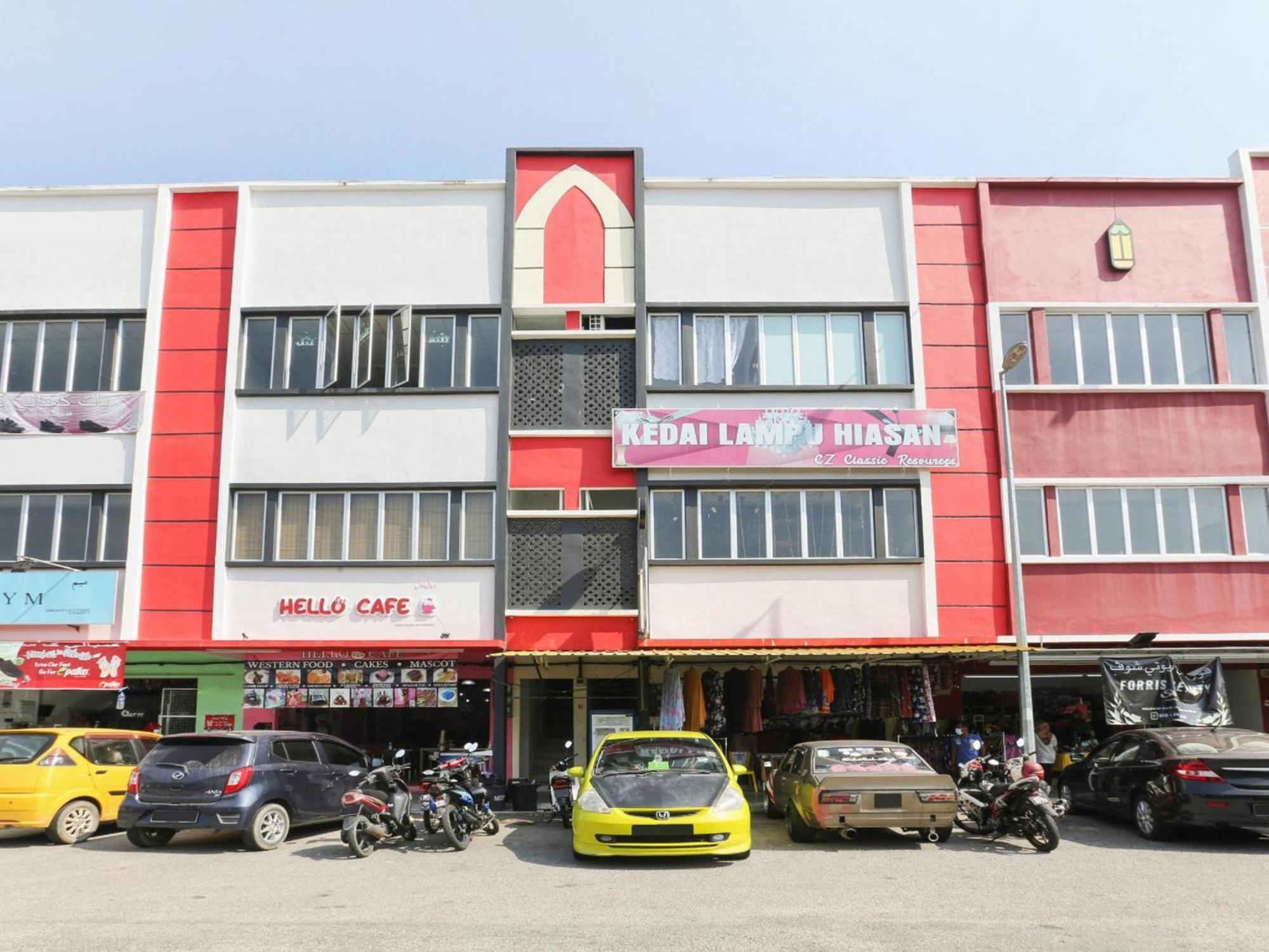 Oyo 90744 Bari Indah Beach Resort Kuala Terengganu Ngoại thất bức ảnh